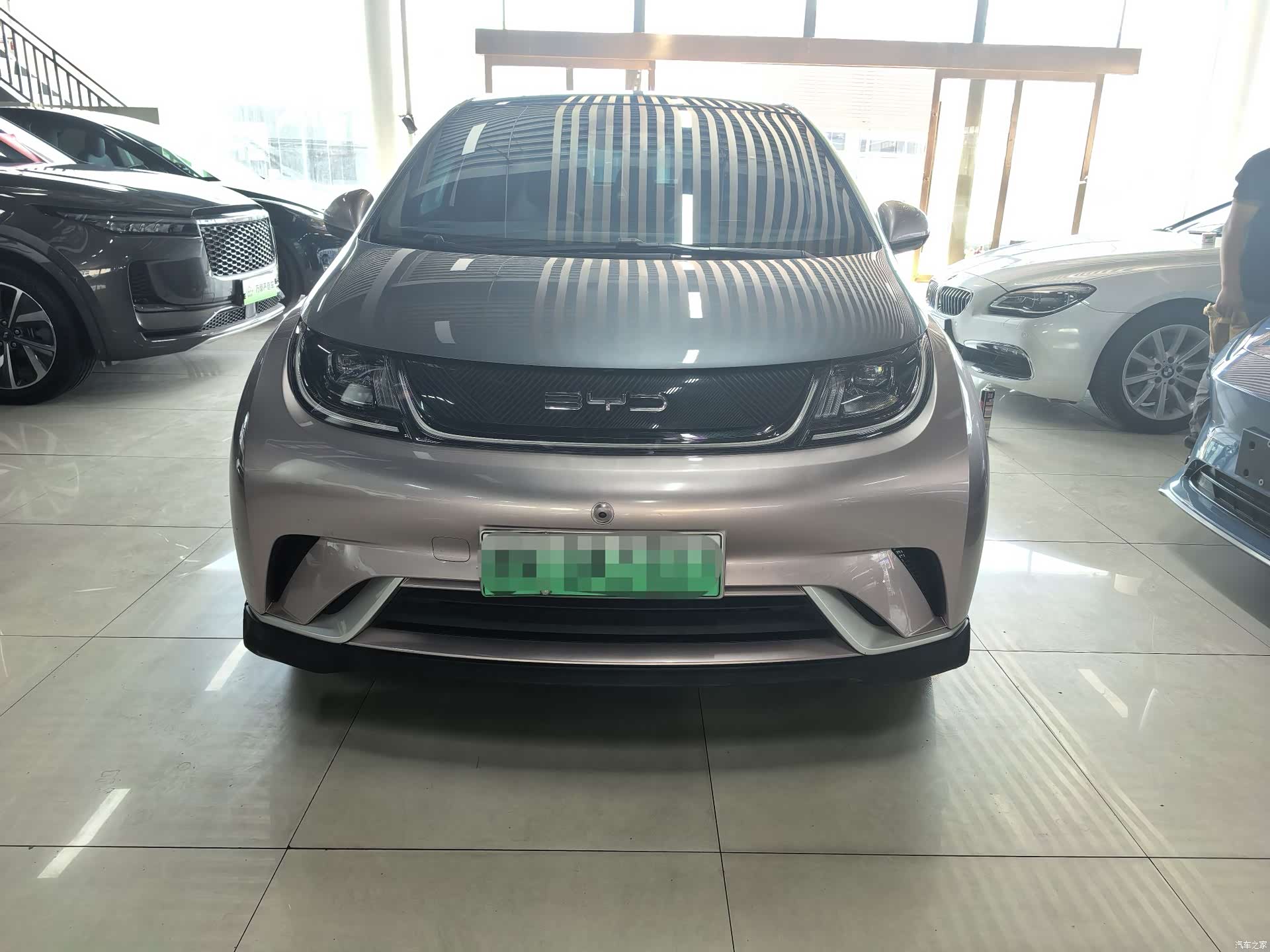 BYD Dolphin, 2022 3