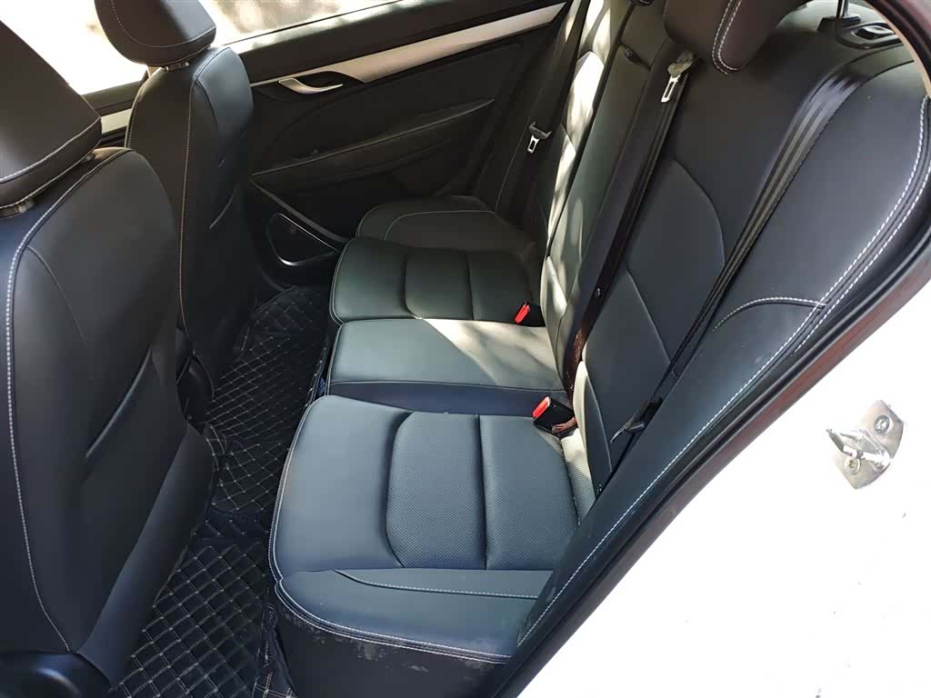 Geely Emgrand, 2018 14
