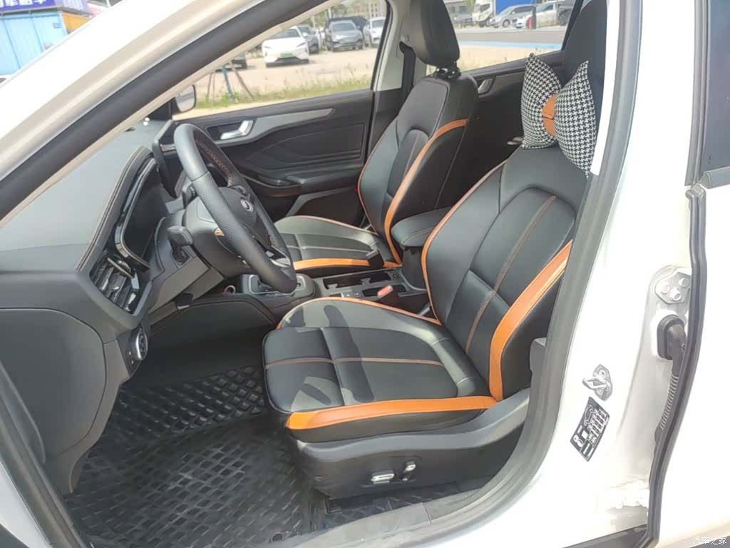 Ford Focus, 2022 15