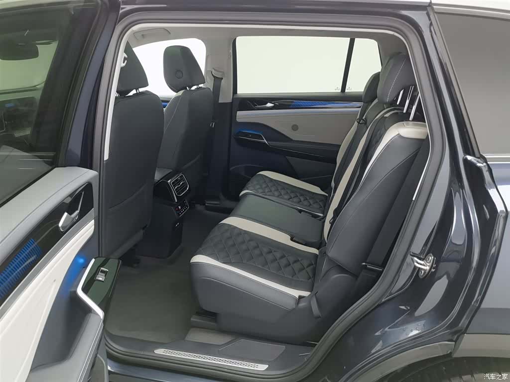 Volkswagen ID.6, 2022 15