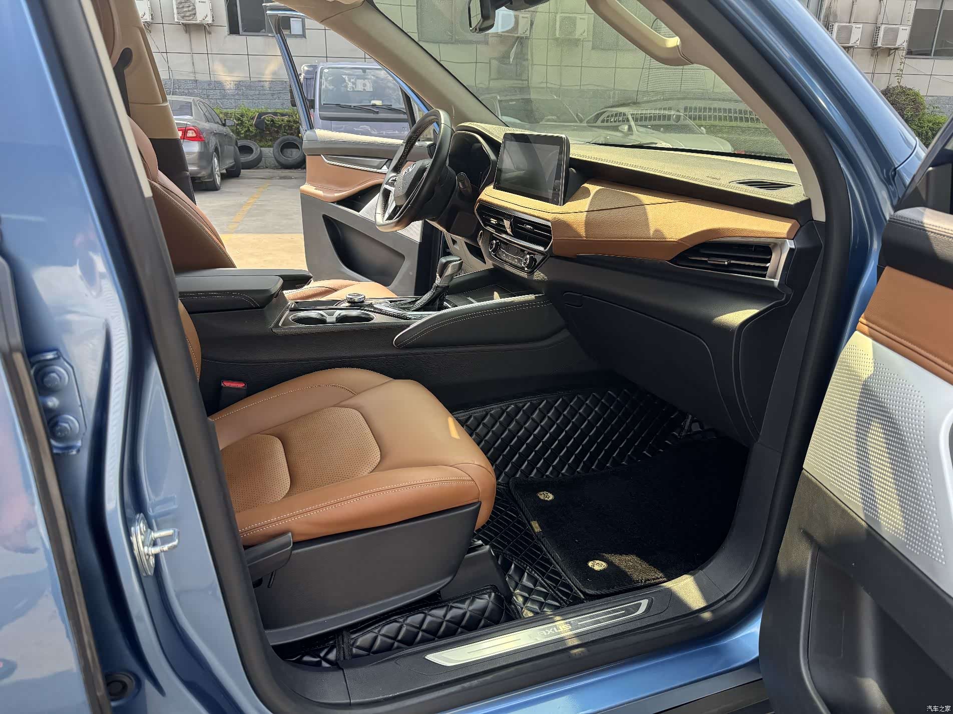 Maxus D90, 2018 9