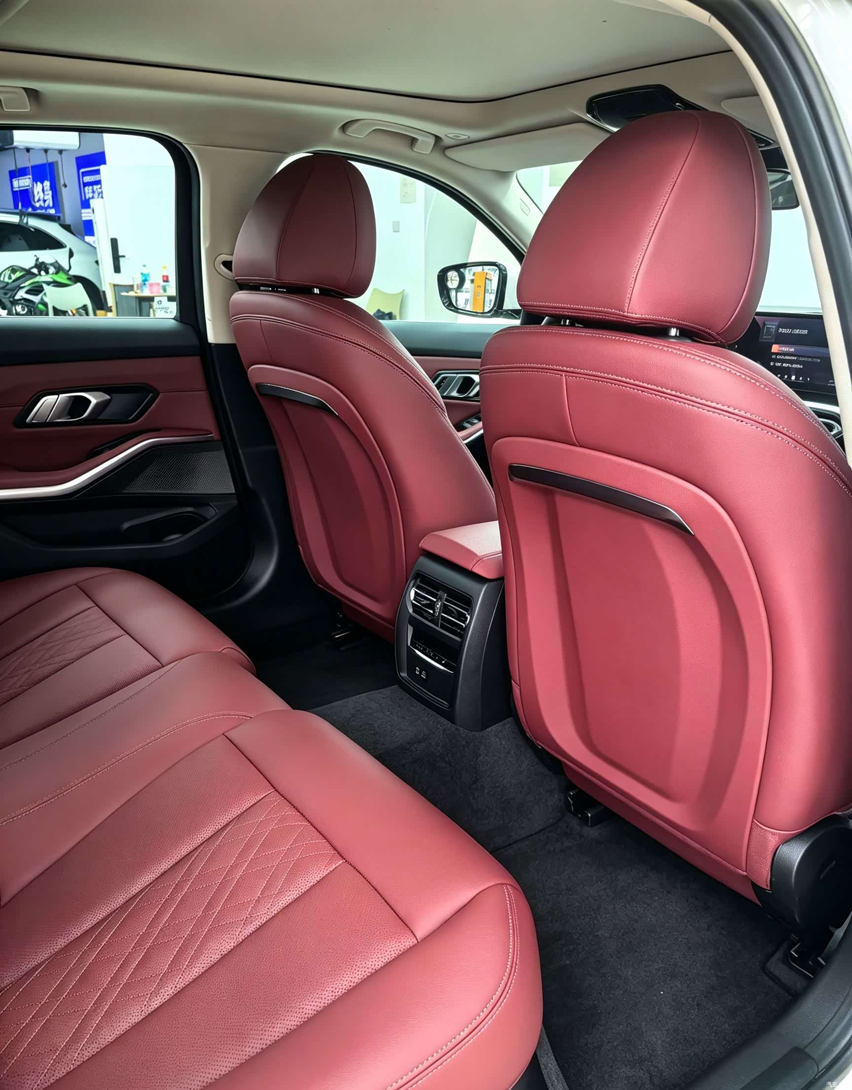 BMW 3 Series, 2024 9
