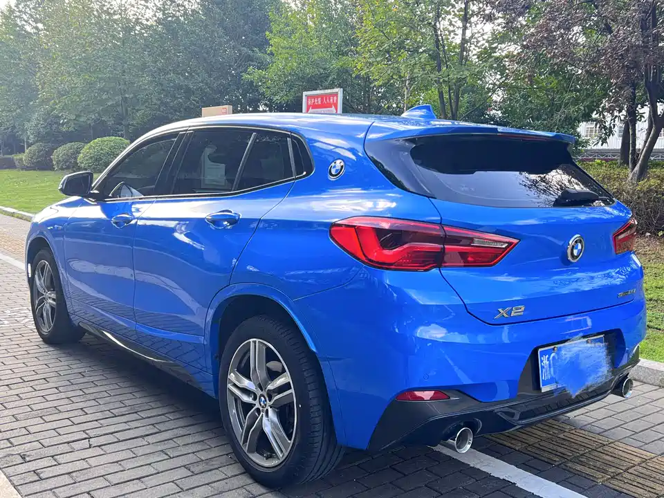 BMW X2