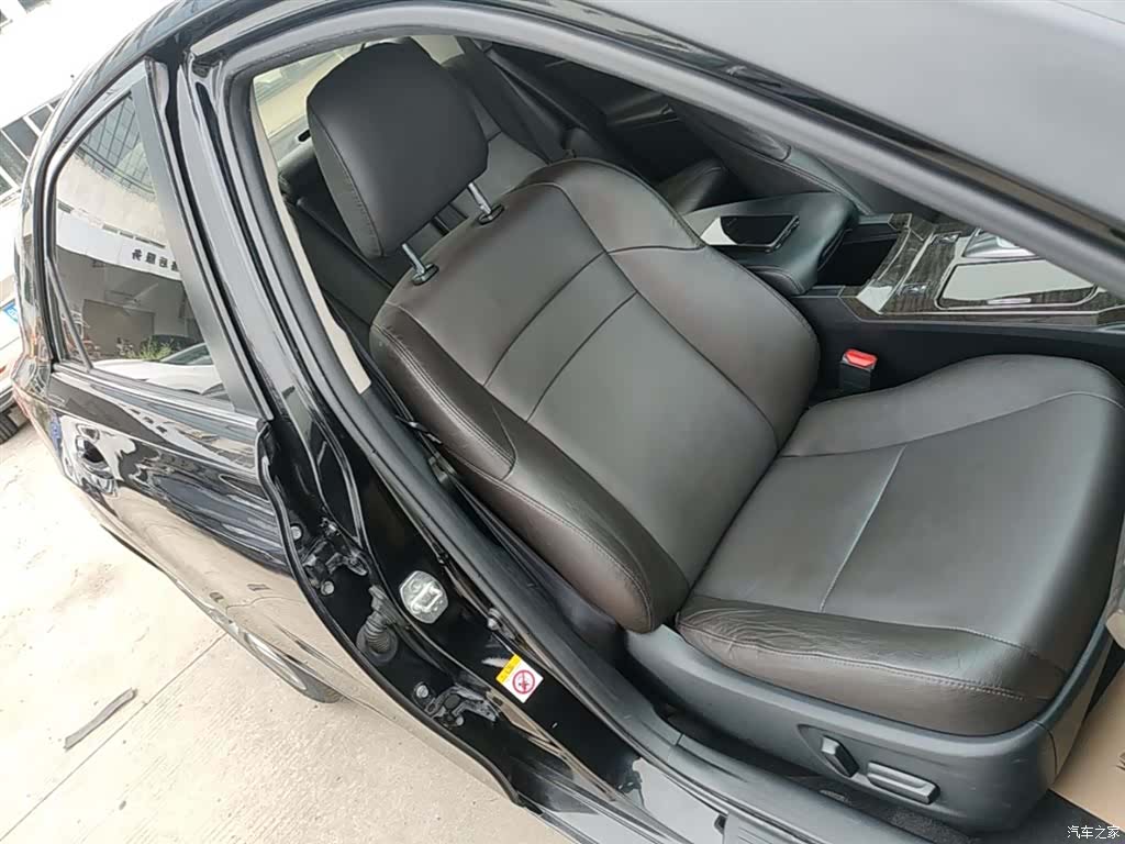 Toyota 2.5V, 2017 25