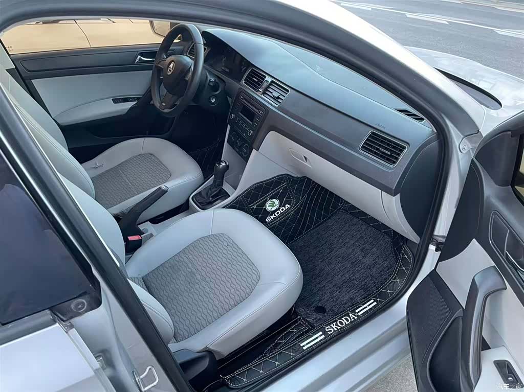 Skoda Rapid, 2015 все фото