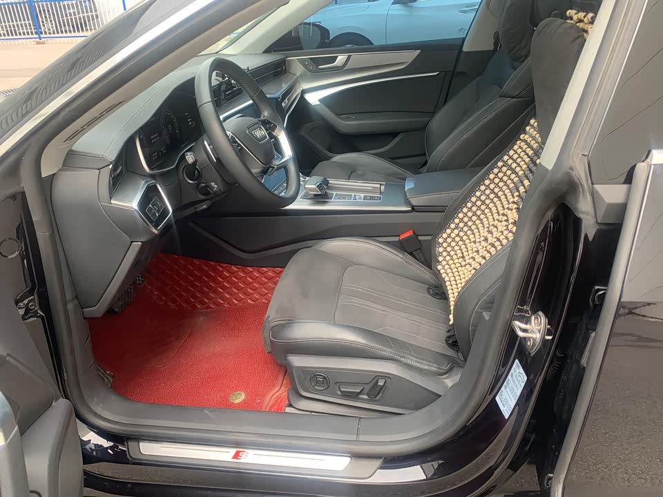 Audi A7L