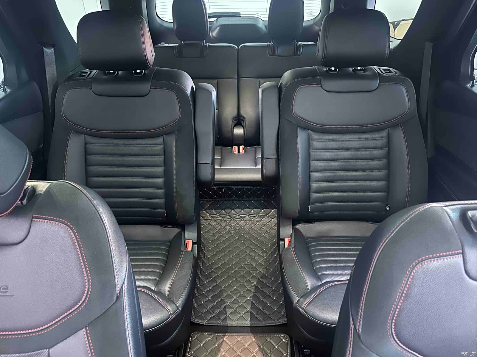 Ford Explorer, 2022 9