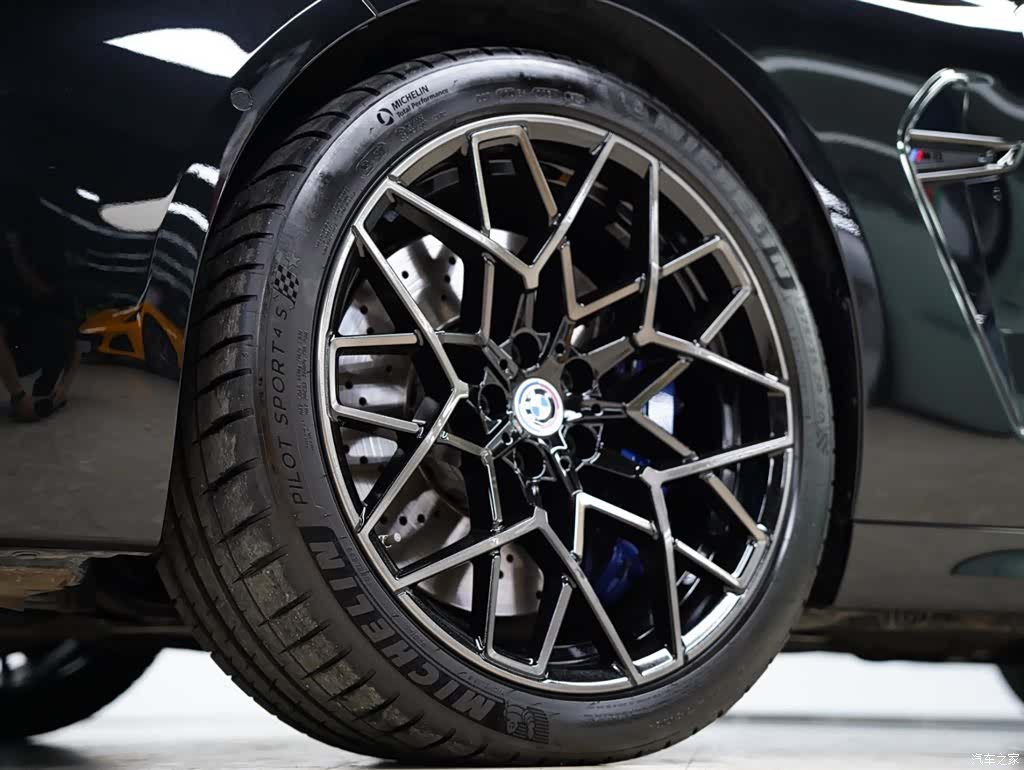 BMW M8, 2022 19