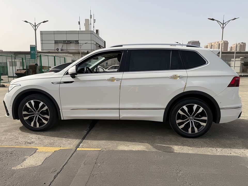 Volkswagen Tiguan L