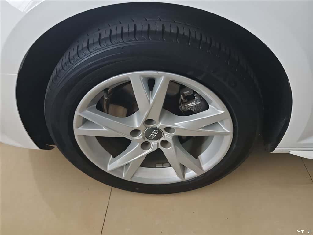 Audi A4L, 2018 23