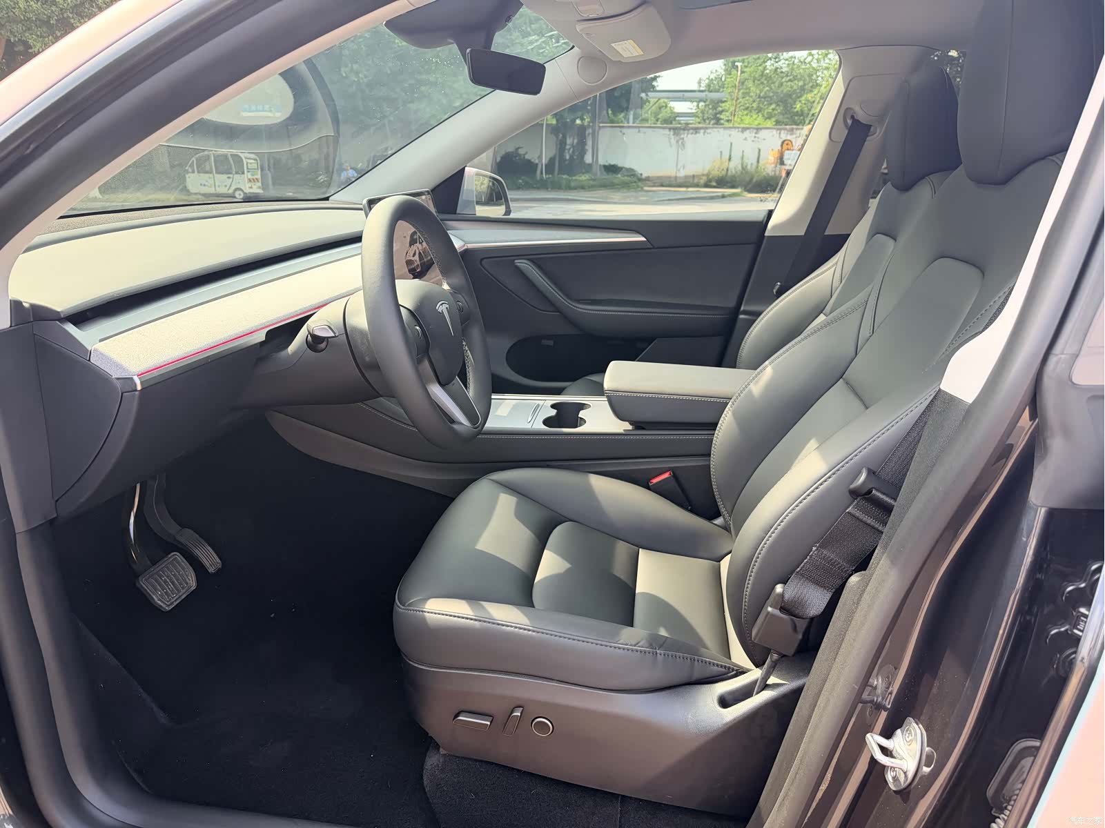 Tesla Model Y, 2024 4