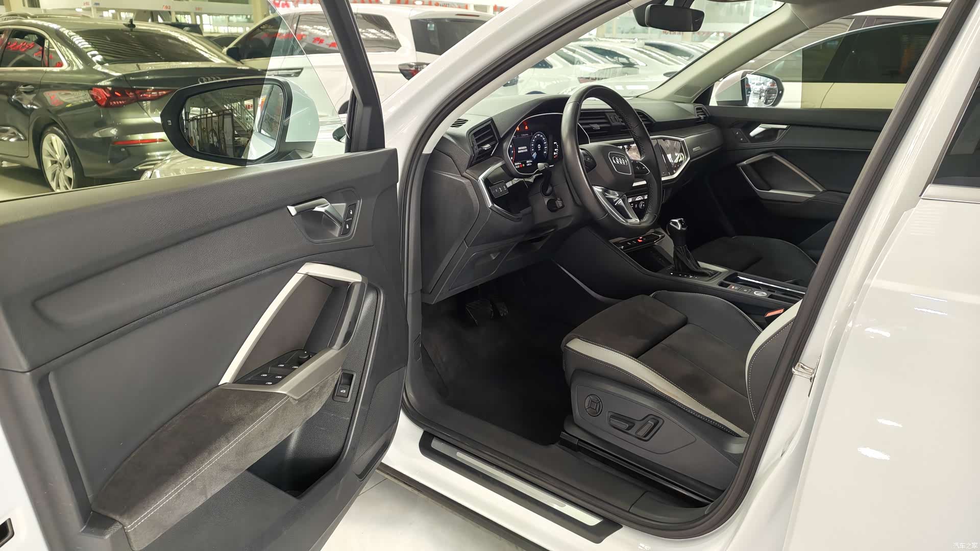 Audi Q3, 2023 7