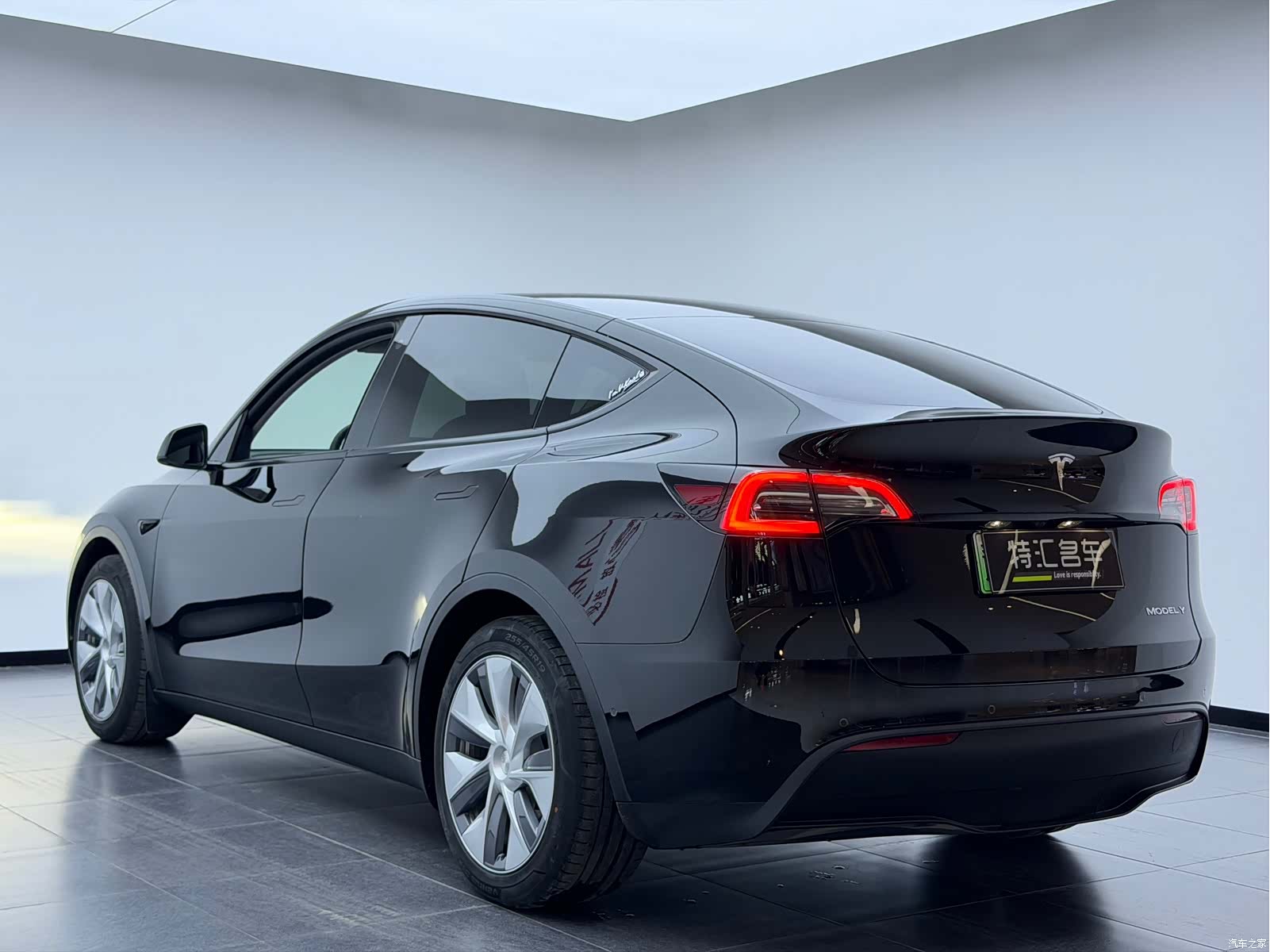 Tesla Model Y, 2022 17
