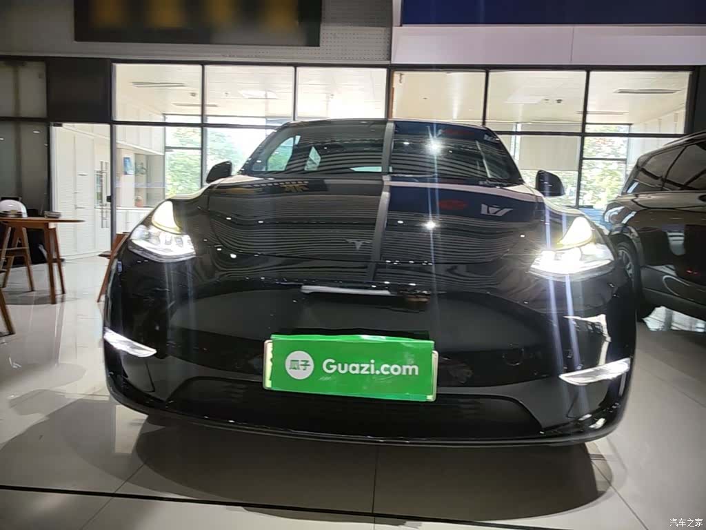 Tesla Model Y, 2021 3