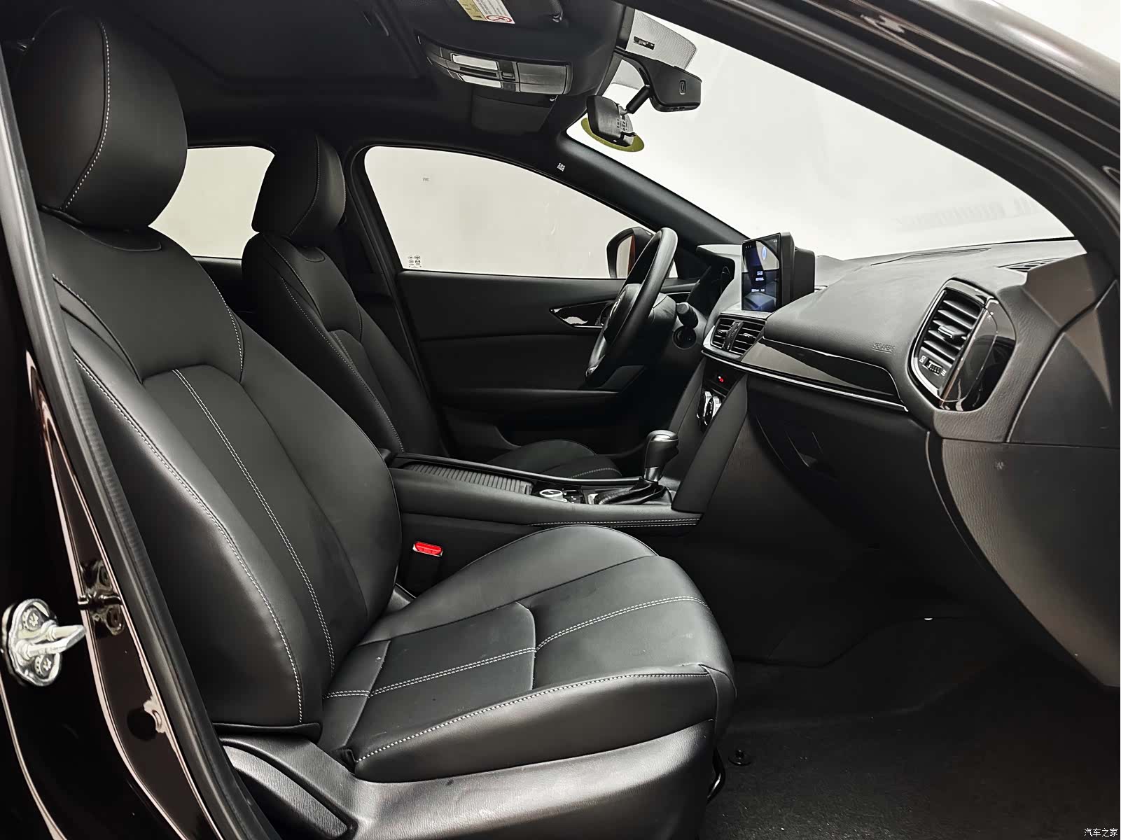 Mazda CX-4, 2023 22