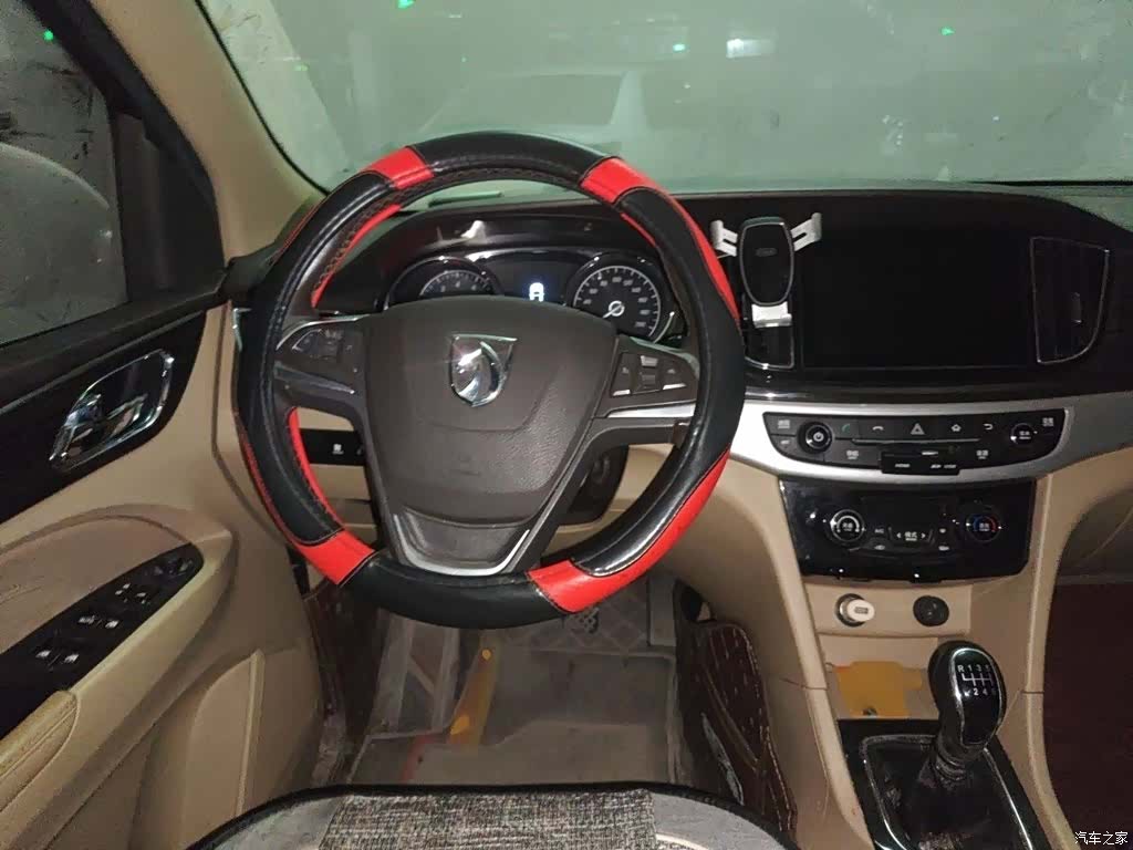 Wuling 730, 2017 3