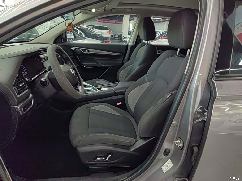 DongFeng AX7, 2020 15