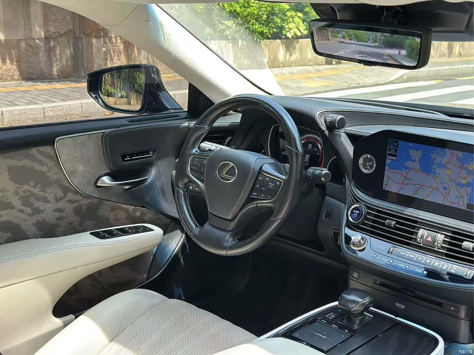 Lexus LS, 2021 12