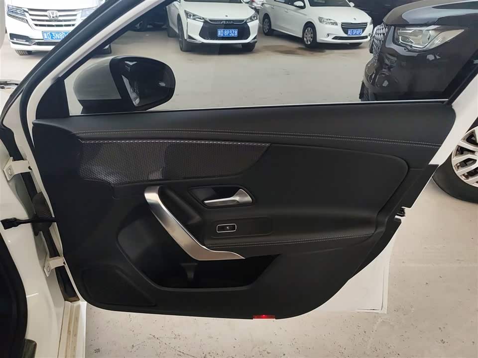 Mercedes-Benz Class A Mercedes-Benz Class A