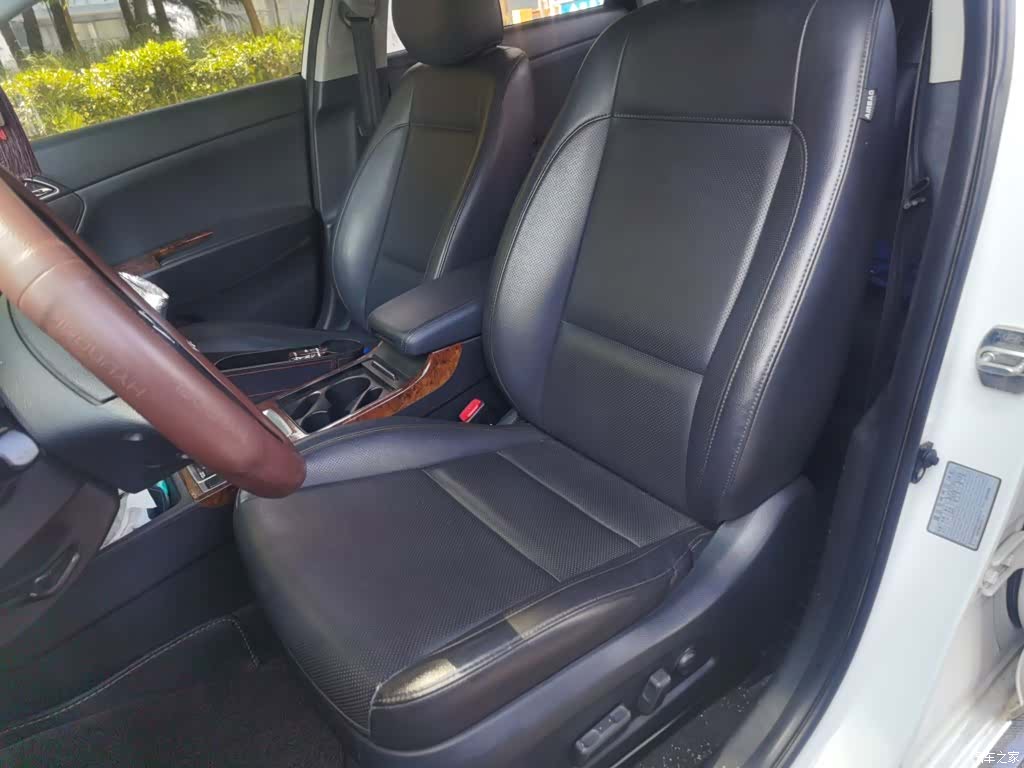 Hyundai DLX, 2016 8