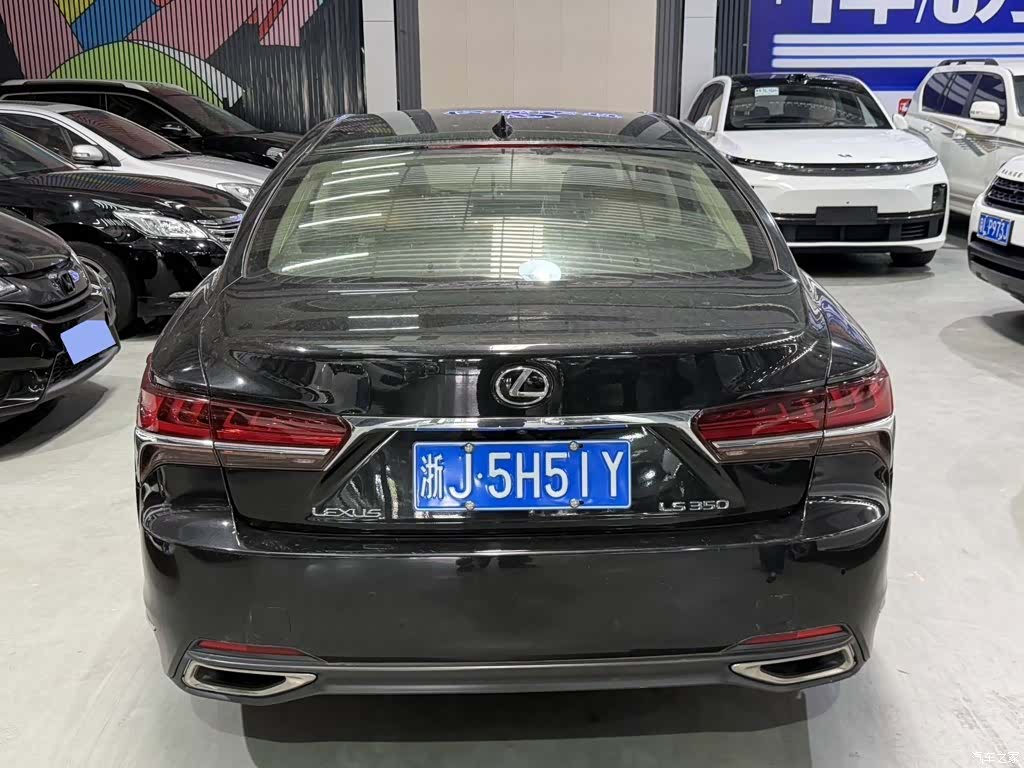 Lexus LS, 2018 3
