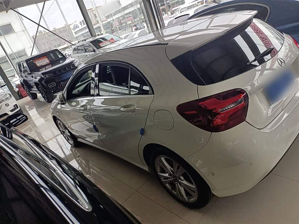 Mercedes-Benz Class A Mercedes-Benz Class A