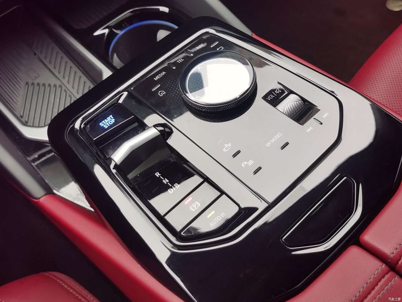 BMW i5, 2025 12