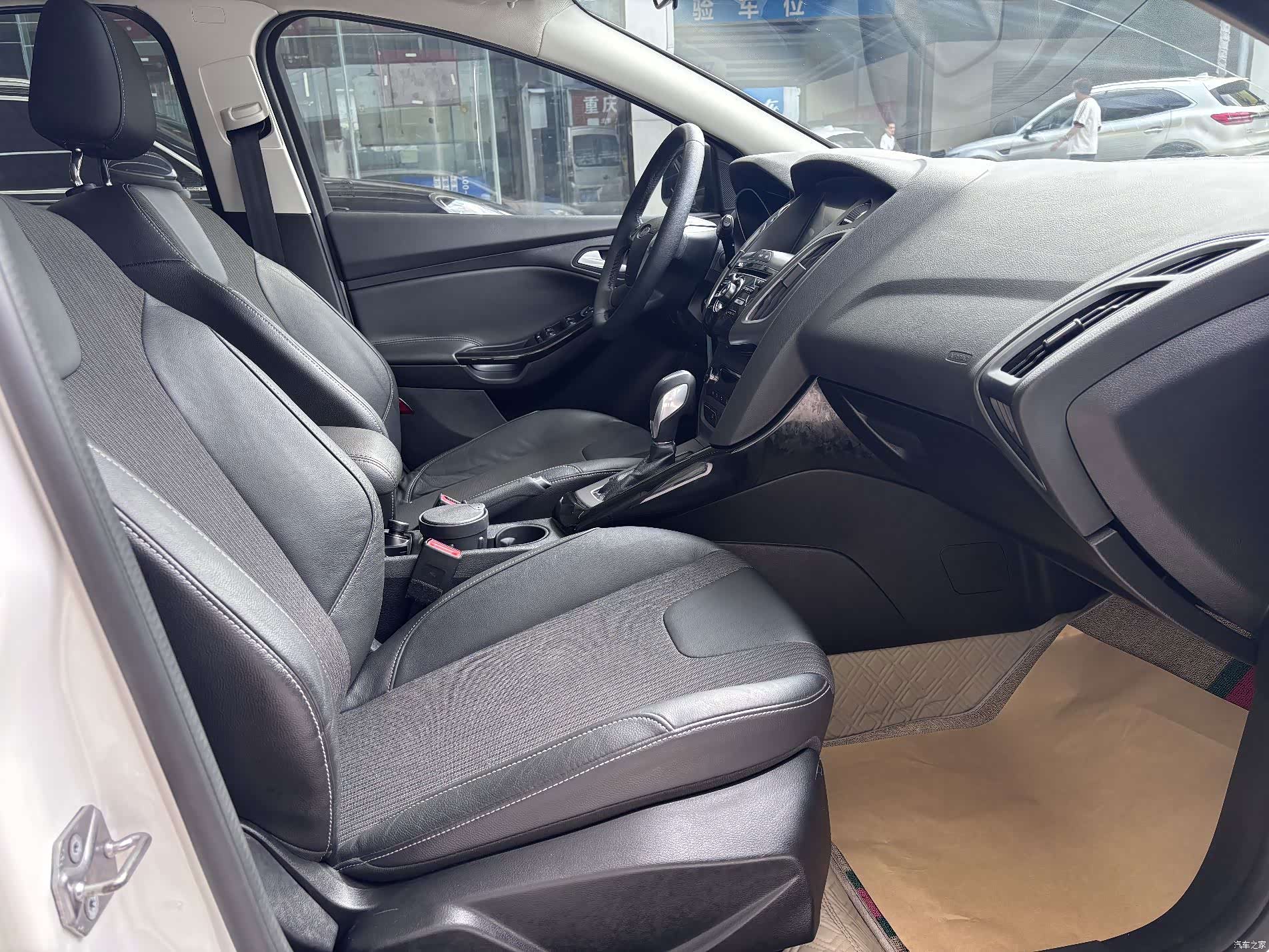 Ford Focus, 2015 6
