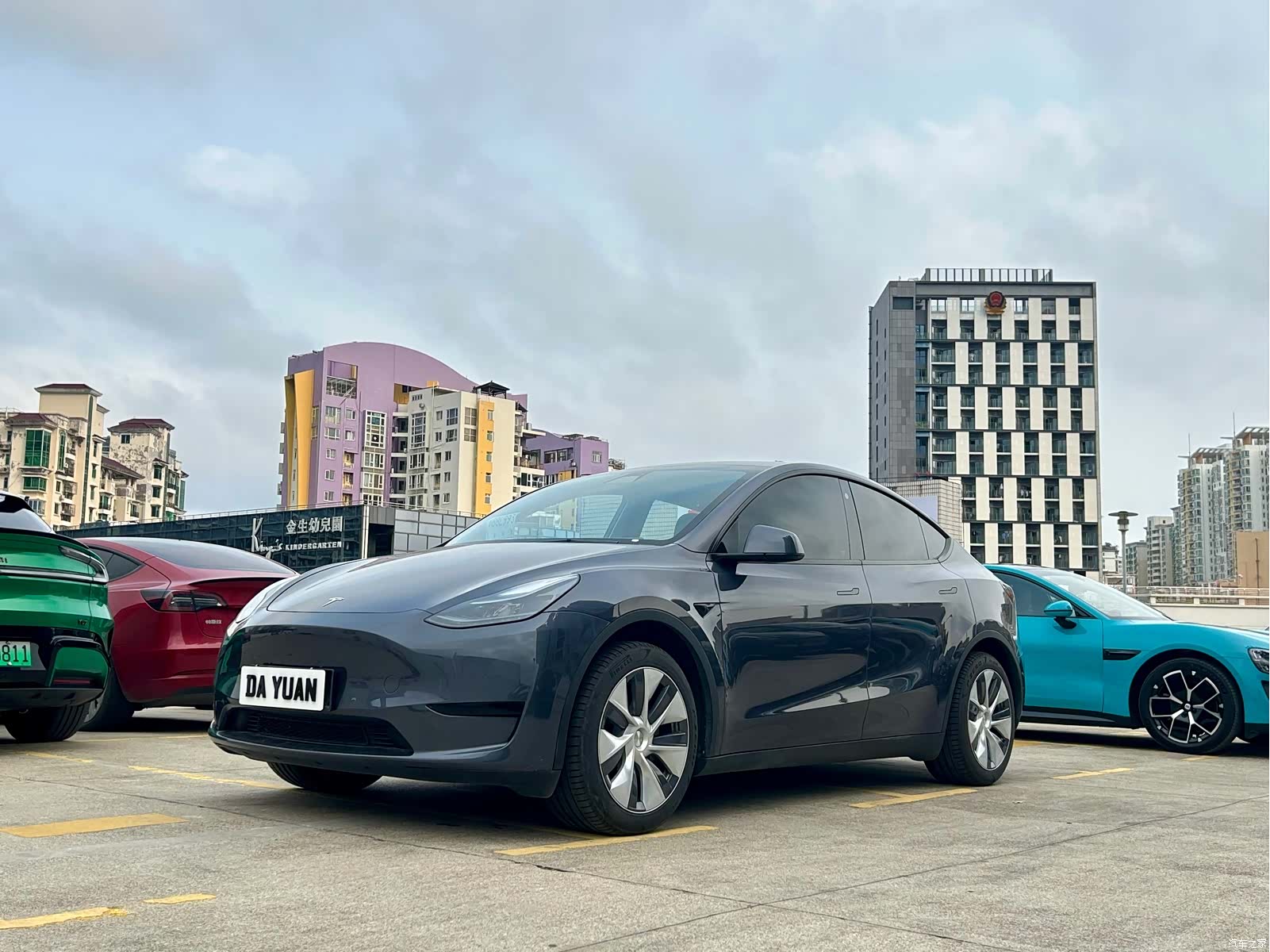 Tesla Model Y, 2023 1