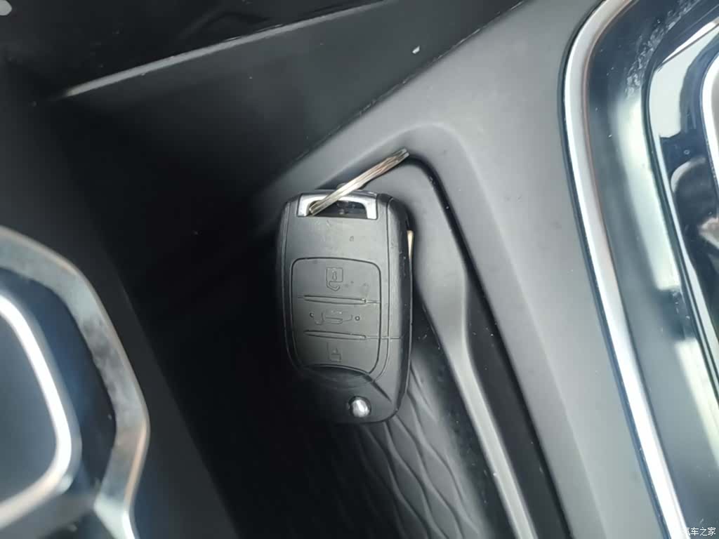 Wuling RS-5, 2020 9