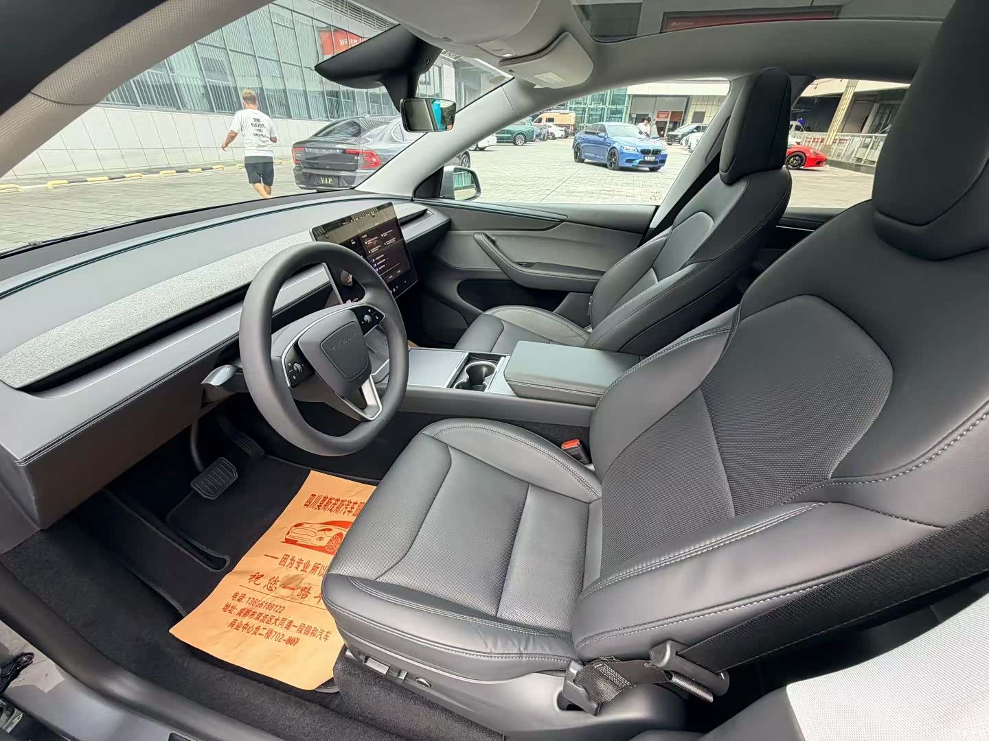 Tesla Model Y, 2025 4