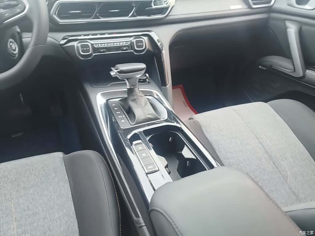 Wuling RS-5, 2020 14
