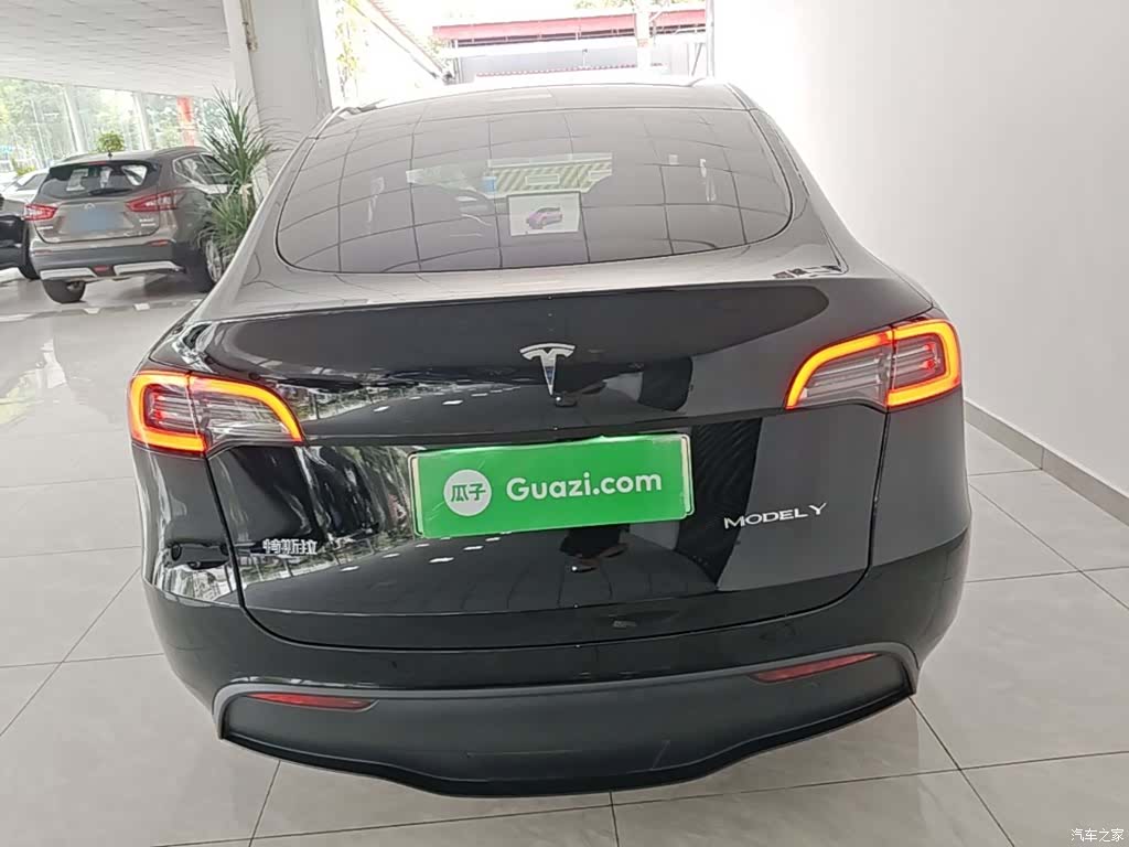 Tesla Model Y, 2023 6