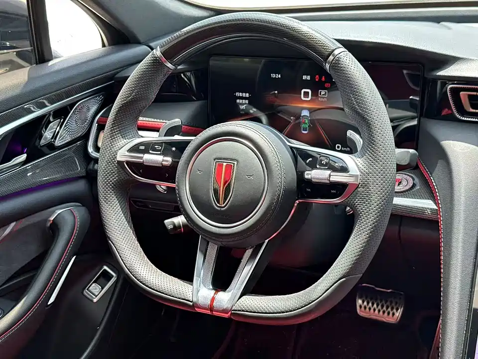 Hongqi H6