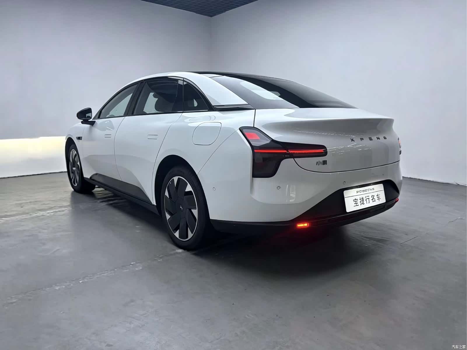 Xpeng Mona M03, 2025 4