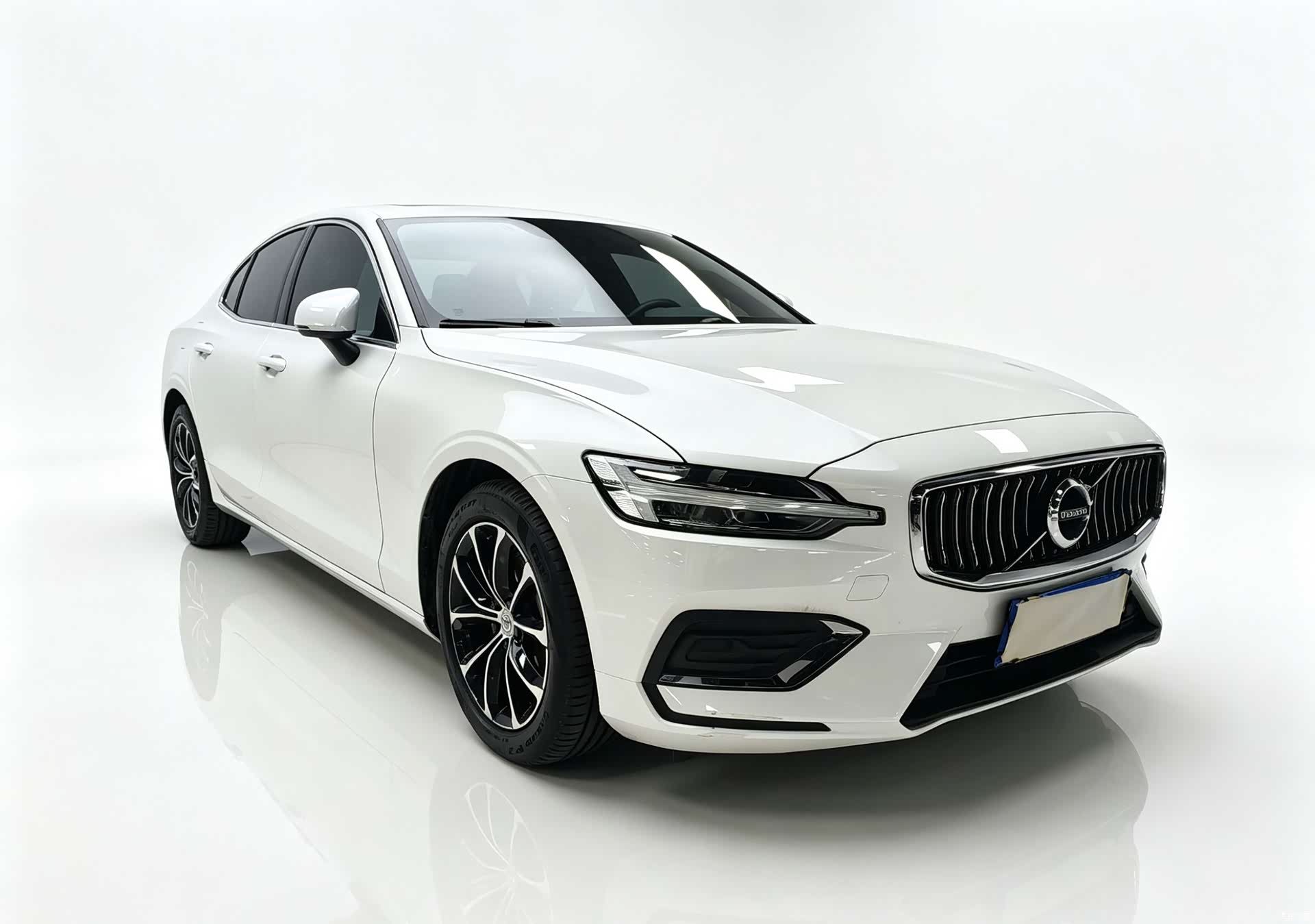 Volvo S60, 2022 3