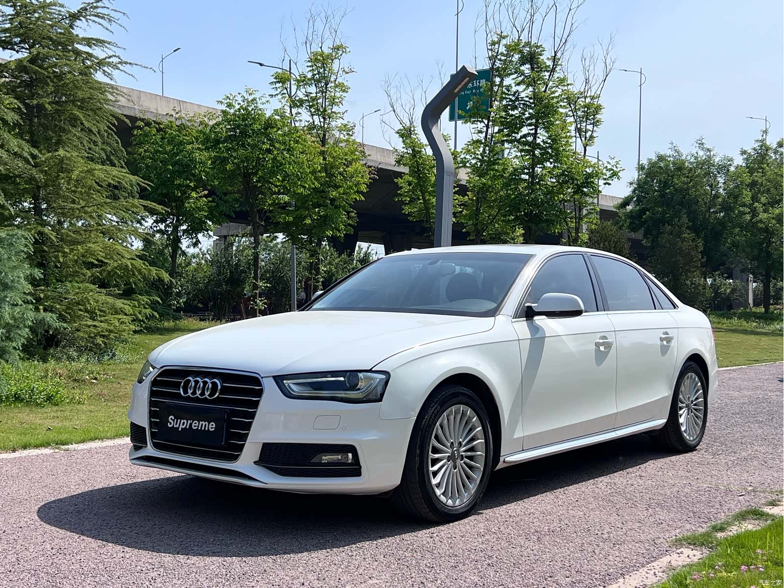 Audi A4L, 2016 1