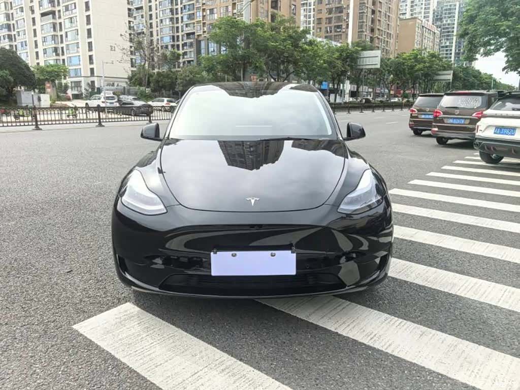 Tesla Model Y, 2022 2