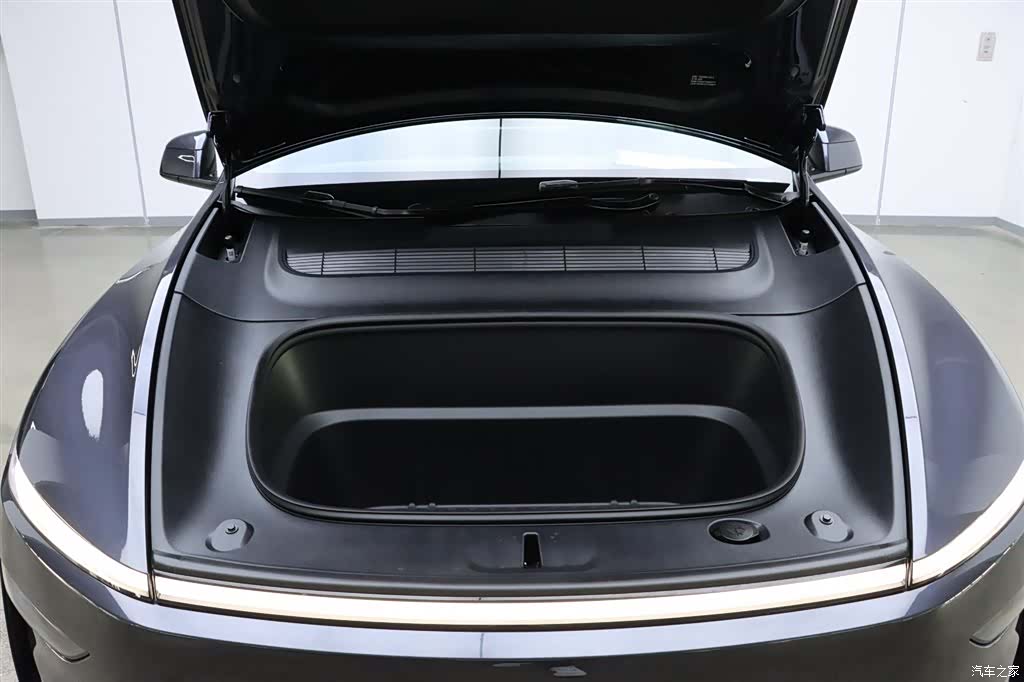 Tesla Model Y, 2026 28