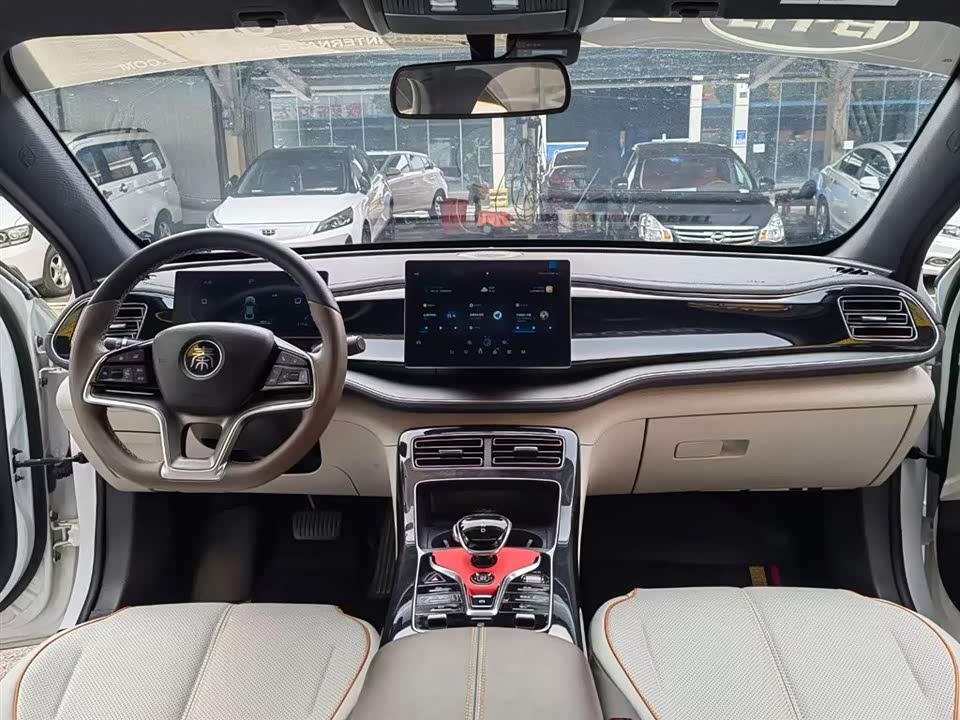 BYD Qin Yuan BYD Qin Yuan