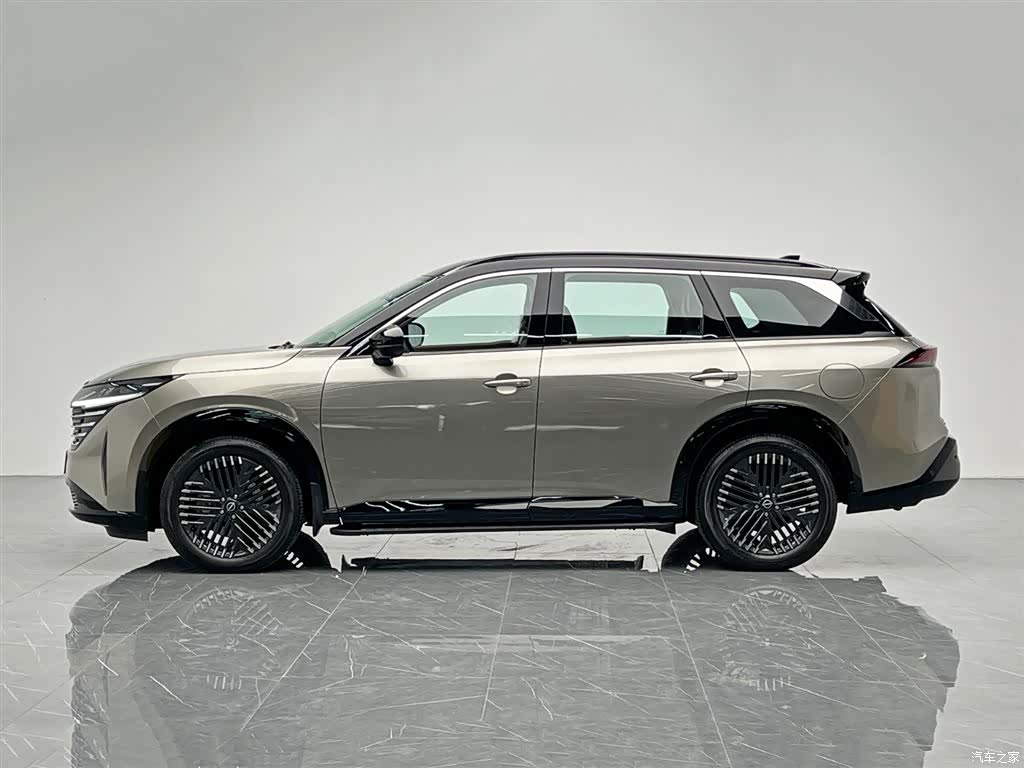 Nissan Pathfinder, 2024 3
