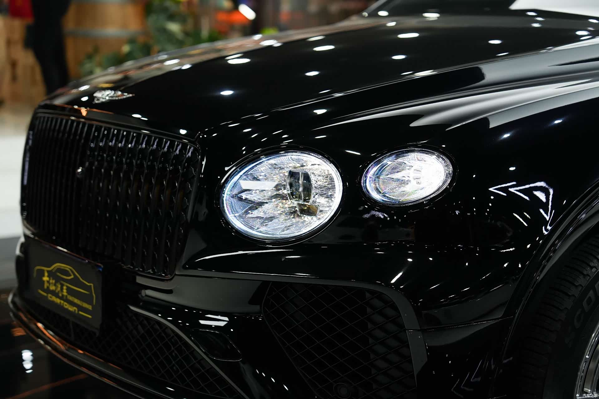 Bentley Bentayga, 2023 20