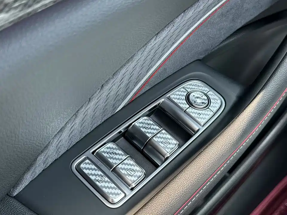 Hongqi H6