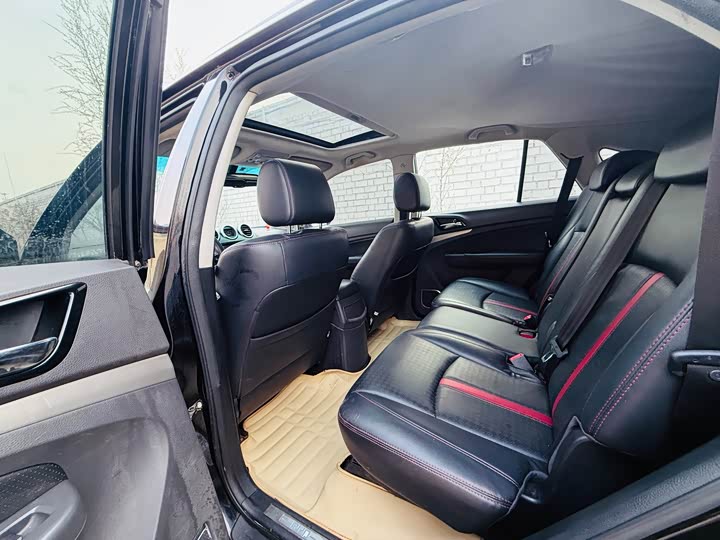 BYD S7 2015 2.0T АКПП Flagship