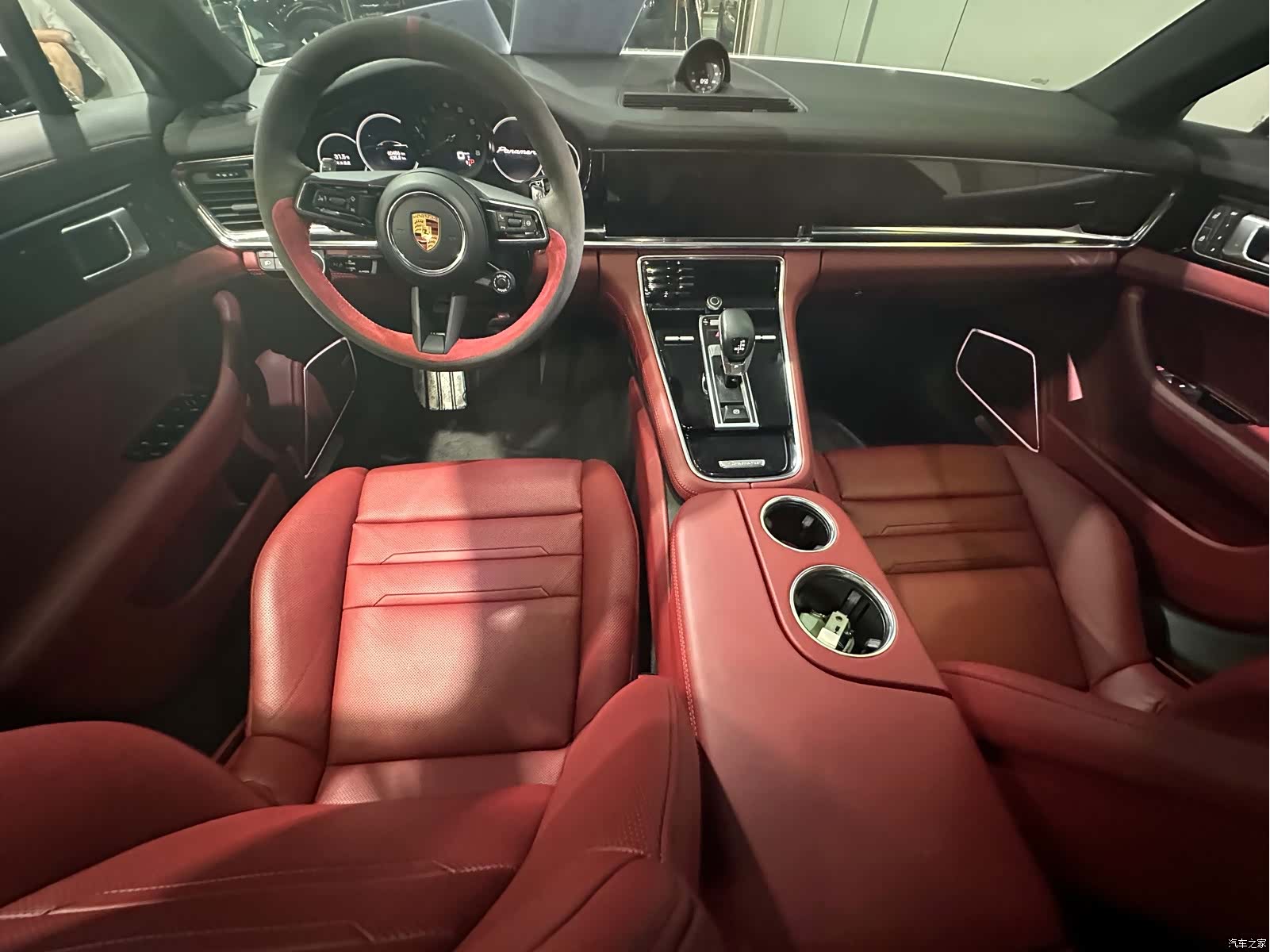 Porsche Panamera, 2022 все фото