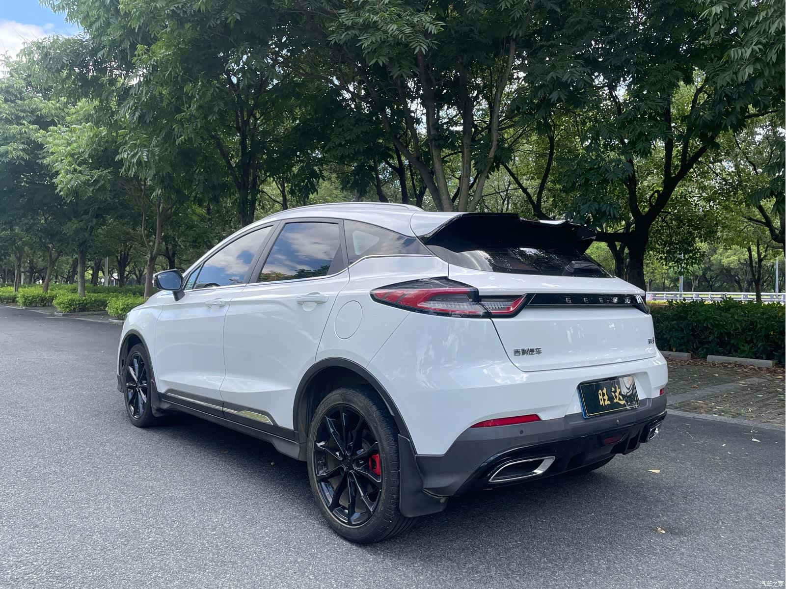 Geely Emgrand, 2021 9