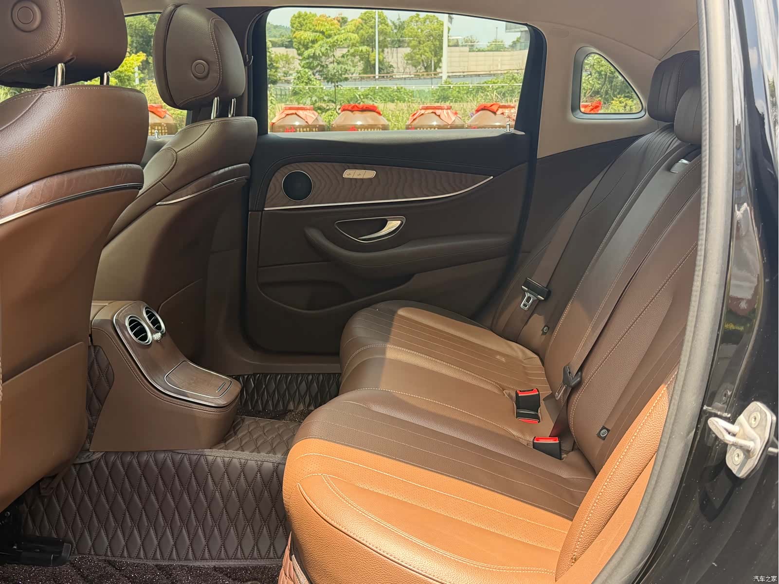 Mercedes-Benz E-Class, 2021 12