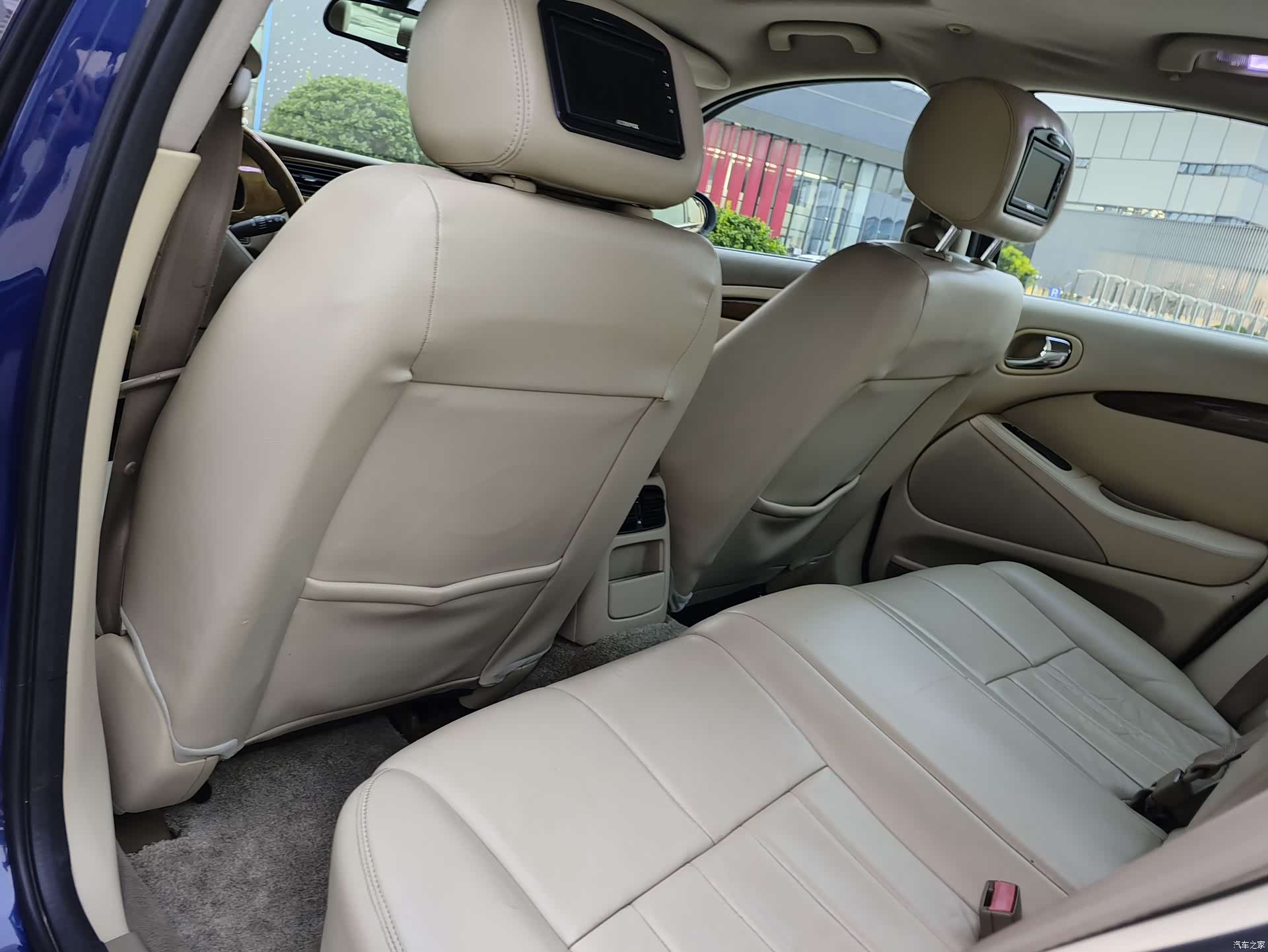 Jaguar S-TYPE, 2004 21