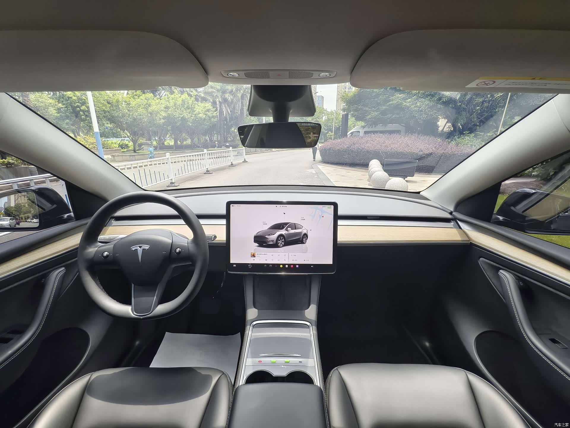 Tesla Model Y, 2023 14