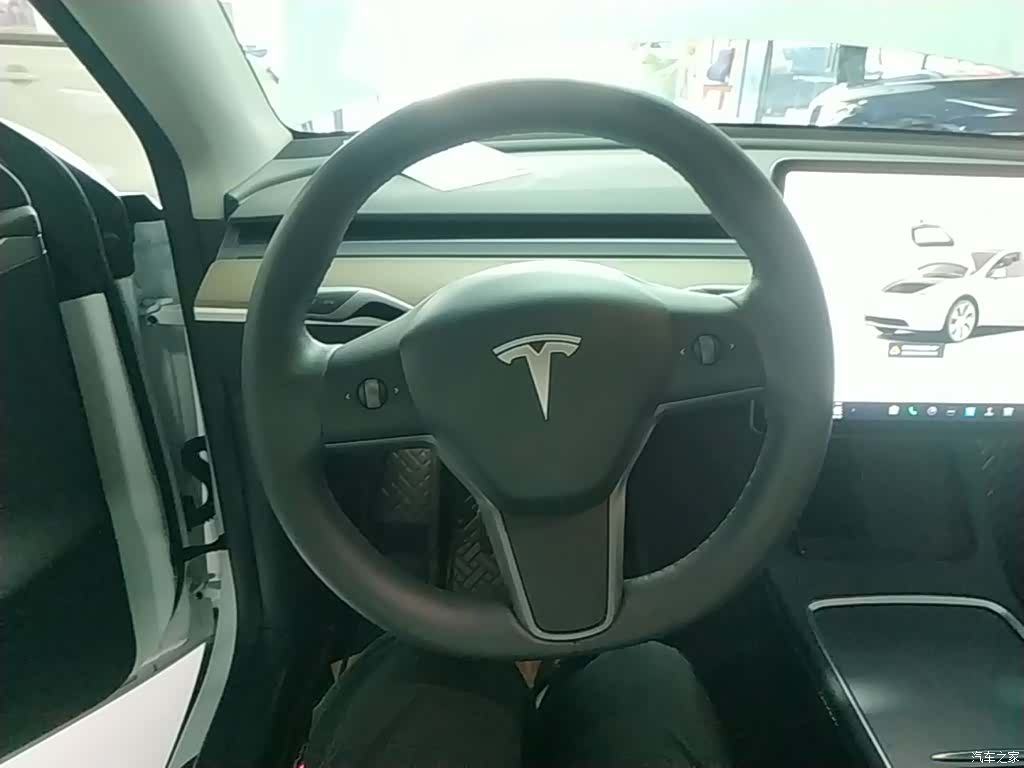 Tesla Model Y, 2022 11